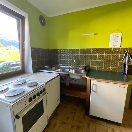 Kuenstlerhaus Im Gruenen 펜션 *
